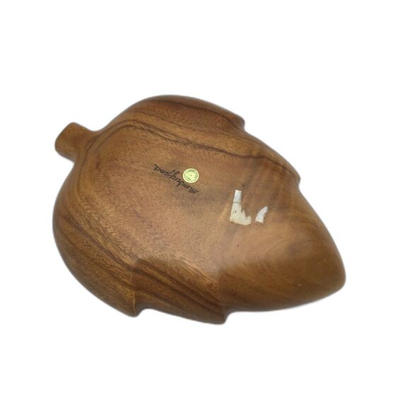 Monkeypod Divided Wood Serving Dish Leaf Shaped 11 x 8 Inches Tropical MCM - Picture 2 of 3